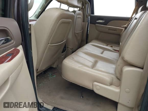 2009 Chevrolet Silverado 2500HD LTZ z VIN 1GCHK63609F103798, wystawiony jako IAAI lot #43474275 z przebiegiem 243 330 mil mil oraz . Historia ofert i sprzedaży dostępna na DreamBid. Obrazek 8.