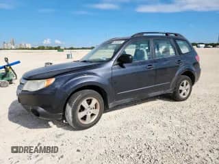 2011 Subaru Forester X z VIN JF2SHBBC6BH711437, wystawiony jako Copart lot #83855045 z przebiegiem 118 326 mil mil oraz Nie do naprawy • Non repairable. Historia ofert i sprzedaży dostępna na DreamBid. Obrazek 1.