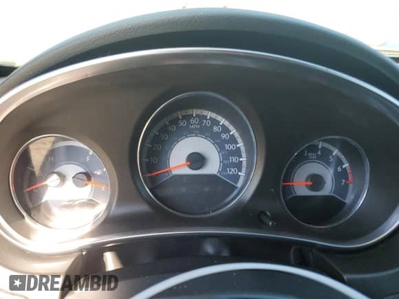 2014 Chrysler 200 Touring с VIN 1C3CCBBG7EN106809, выставлен на аукционе Copart как лот 86555725 с пробегом Не указан миль и Чистый • Clean title. История ставок и продаж доступна на DreamBid. Изображение 9.