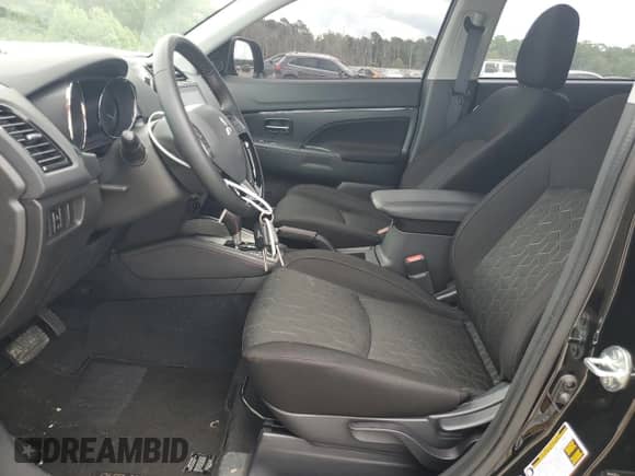 2024 Mitsubishi Outlander S с VIN JA4ARUAU5RU025673, выставлен на аукционе Copart как лот 68964445 с пробегом 7 657 миль миль и Списание • Salvage title. История ставок и продаж доступна на DreamBid. Изображение 7.