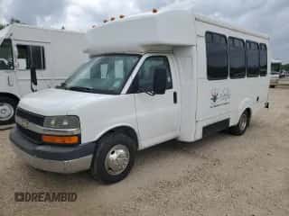 2007 Chevrolet Express Commercial DRW C7L with VIN 1GBJG31U671234848, listed as a Copart auction lot 50197555 with 97,869 mi miles and Salvage title. Bid and sale history available at DreamBid. Image 1.