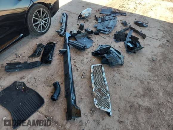 2017 Subaru WRX Premium z VIN JF1VA1E69H8840299, wystawiony jako Copart lot #59629635 z przebiegiem 78 461 mil mil oraz Szkoda całkowita • Salvage title. Historia ofert i sprzedaży dostępna na DreamBid. Obrazek 12.