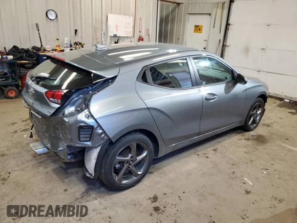2020 Hyundai Veloster 2.0 z VIN KMHTG6AF5LU026911, wystawiony jako Copart lot #44865194 z przebiegiem 25 655 mil mil oraz . Historia ofert i sprzedaży dostępna na DreamBid. Obrazek 3.