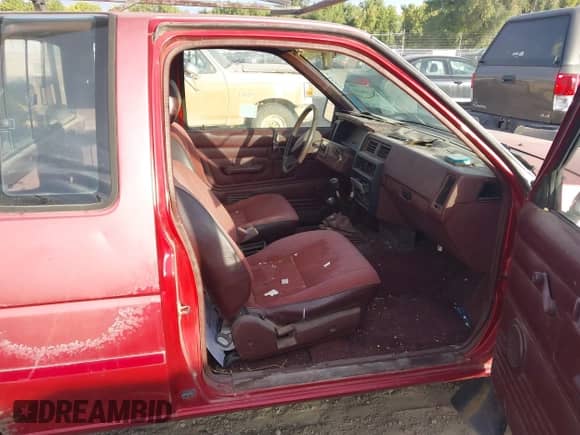 1990 Nissan Frontier XE с VIN 1N6SD16Y1LC340774, выставлен на аукционе IAAI как лот 43289418 с пробегом 168 001 миль миль и . История ставок и продаж доступна на DreamBid. Изображение 5.
