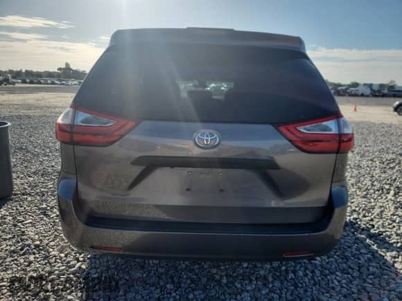 2019 Toyota Sienna L with VIN 5TDZZ3DC8KS016854, listed as a Copart auction lot 71597465 with 173,704 mi miles and Non repairable. Bid and sale history available at DreamBid. Image 6.