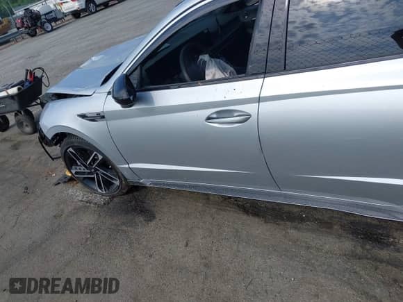 2025 Hyundai Sonata N Line с VIN KMHL54JC1SA472957, выставлен на аукционе IAAI как лот 42143687 с пробегом 590 миль миль и . История ставок и продаж доступна на DreamBid. Изображение 13.