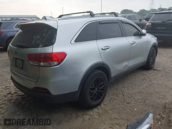 2018 Kia Sorento LX с VIN 5XYPGDA39JG348577, выставлен на аукционе IAAI как лот 42476429 с пробегом 112 018 миль миль и . История ставок и продаж доступна на DreamBid. Изображение 4.