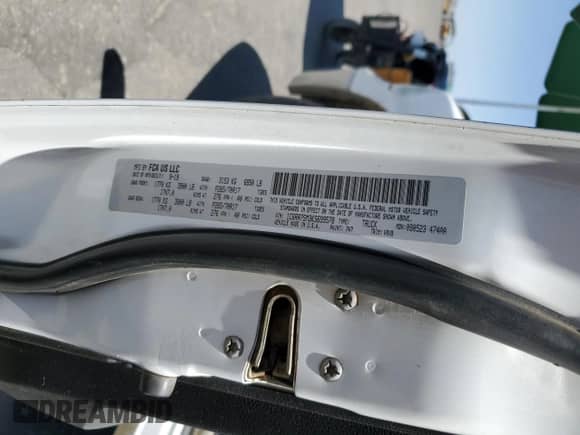 2019 Ram 1500 Tradesman z VIN 1C6RR7SM3KS699578, wystawiony jako Copart lot #62077645 z przebiegiem 151 971 mil mil oraz Szkoda całkowita • Salvage title. Historia ofert i sprzedaży dostępna na DreamBid. Obrazek 13.