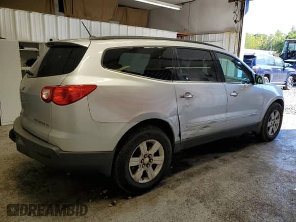 2009 Chevrolet Traverse 2LT with VIN 1GNEV23D79S102454, listed as a Copart auction lot 84747695 with 149,141 mi miles and Clean title. Bid and sale history available at DreamBid. Image 3.