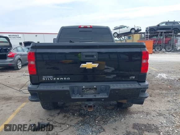 2015 Chevrolet Silverado 2500HD LTZ с VIN 1GC1KWE8XFF642344, выставлен на аукционе IAAI как лот 43053101 с пробегом 169 693 миль миль и . История ставок и продаж доступна на DreamBid. Изображение 16.
