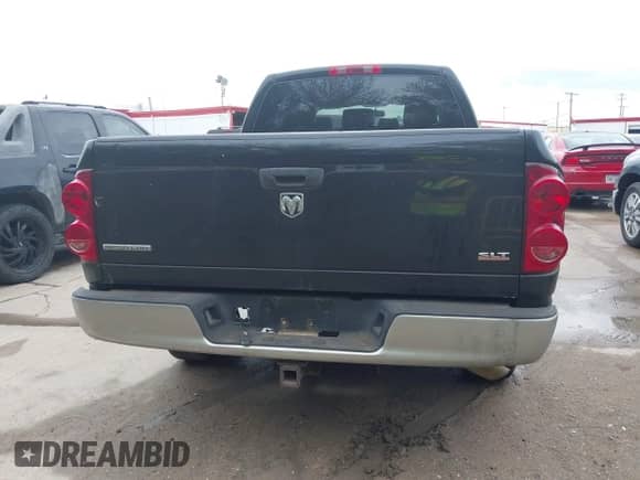 2007 Dodge 1500 SLT z VIN 3D7KR19D77G842727, wystawiony jako IAAI lot #41909108 z przebiegiem 202 619 mil mil oraz . Historia ofert i sprzedaży dostępna na DreamBid. Obrazek 16.