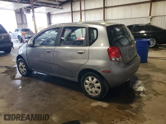 2006 Chevrolet Aveo LS с VIN KL1TD666X6B683104, выставлен на аукционе Copart как лот 81202725 с пробегом 174 024 миль миль и Списание • Salvage title. История ставок и продаж доступна на DreamBid. Изображение 2.