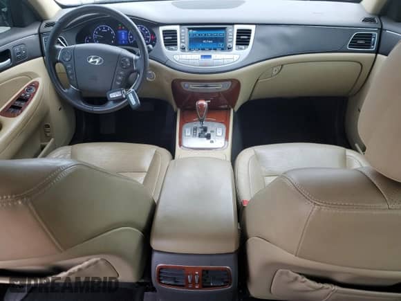 2014 Hyundai Genesis 3.8L с VIN KMHGC4DD6EU260506, выставлен на аукционе Copart как лот 68354945 с пробегом 136 742 миль миль и Списание • Salvage title. История ставок и продаж доступна на DreamBid. Изображение 8.