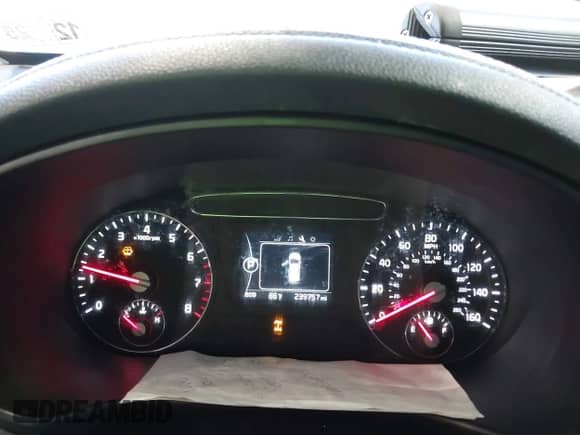 2018 Kia Sorento LX with VIN 5XYPGDA57JG338860, listed as a IAAI auction lot 43352296 with 239,757 mi miles and . Bid and sale history available at DreamBid. Image 15.