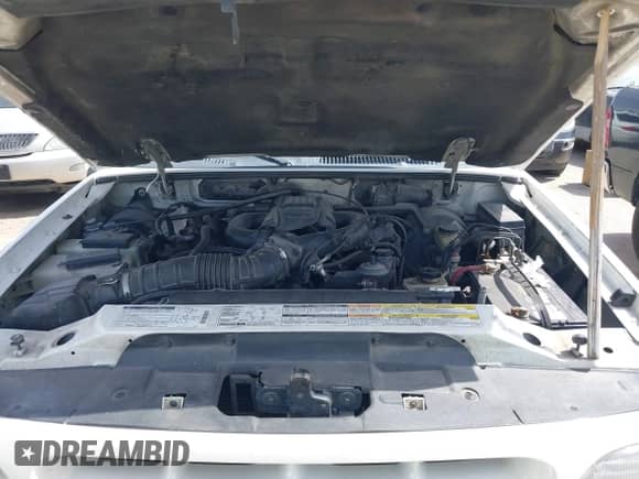2000 Ford Explorer with VIN 1FMZU75E7YZA75919, listed as a IAAI auction lot 41809772 with 244,787 mi miles and . Bid and sale history available at DreamBid. Image 10.