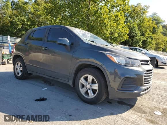 2020 Chevrolet Trax LS z VIN 3GNCJKSB5LL222083, wystawiony jako Copart lot #71254395 z przebiegiem 172 621 mil mil oraz Szkoda całkowita • Salvage title. Historia ofert i sprzedaży dostępna na DreamBid. Obrazek 4.