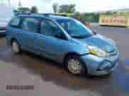 2007 Toyota Sienna CE z VIN 5TDZK23C97S064810, wystawiony jako IAAI lot #41969504 z przebiegiem 147 237 mil mil oraz . Historia ofert i sprzedaży dostępna na DreamBid. Obrazek 1.