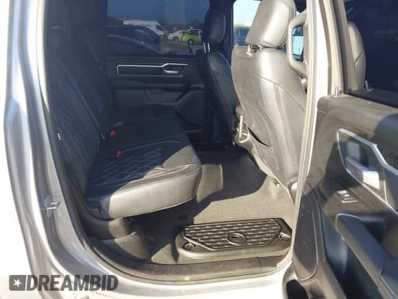 2022 Ram 1500 Big Horn z VIN 1C6RREFG8NN274448, wystawiony jako IAAI lot #43091844 z przebiegiem 90 185 mil mil oraz . Historia ofert i sprzedaży dostępna na DreamBid. Obrazek 8.