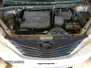 2011 Toyota Sienna LE AAS z VIN 5TDKK3DC9BS134854, wystawiony jako Copart lot #85203905 z przebiegiem 127 829 mil mil oraz Czysty tytuł • Clean title. Historia ofert i sprzedaży dostępna na DreamBid. Obrazek 12.