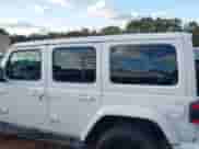 2021 Jeep Wrangler Unlimited Sahara z VIN 1C4JJXP64MW840094, wystawiony jako IAAI lot #40830676 z przebiegiem 31 716 mil mil oraz . Historia ofert i sprzedaży dostępna na DreamBid. Obrazek 15.