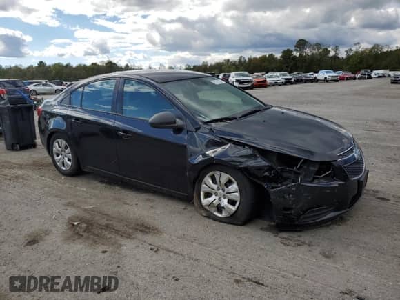 2014 Chevrolet Cruze LS с VIN 1G1PA5SH6E7118668, выставлен на аукционе Copart как лот 85701085 с пробегом 119 548 миль миль и Списание • Salvage title. История ставок и продаж доступна на DreamBid. Изображение 4.