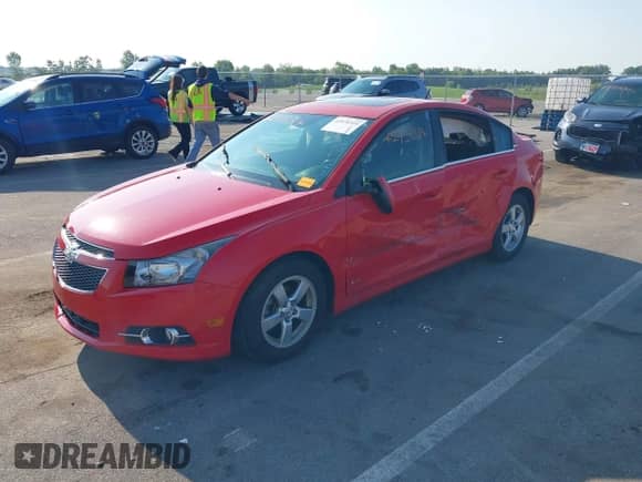 2014 Chevrolet Cruze 1LT z VIN 1G1PC5SB5E7472073, wystawiony jako IAAI lot #42938314 z przebiegiem 57 585 mil mil oraz . Historia ofert i sprzedaży dostępna na DreamBid. Obrazek 2.