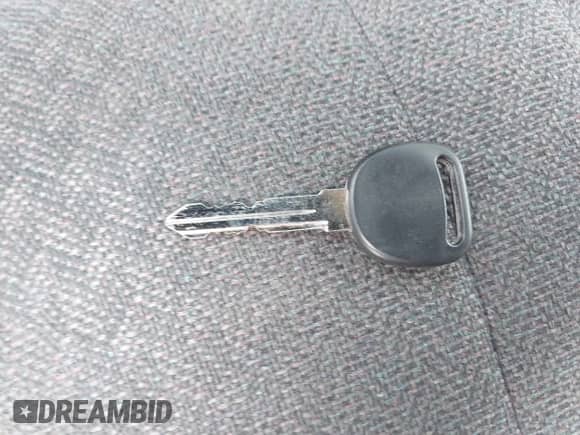 2002 Chevrolet Express with VIN 1GAHG39RX21222715, listed as a IAAI auction lot 42201370 with 107,516 mi miles and . Bid and sale history available at DreamBid. Image 11.