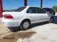 1999 Honda Accord LX z VIN 1HGCG5645XA074083, wystawiony jako IAAI lot #43447865 z przebiegiem 60 494 mil mil oraz . Historia ofert i sprzedaży dostępna na DreamBid. Obrazek 4.