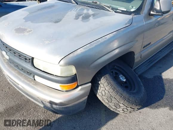 2000 Chevrolet Suburban LS with VIN 3GNEC16T3YG164300, listed as a IAAI auction lot 42003857 with 204,721 mi miles and . Bid and sale history available at DreamBid. Image 6.
