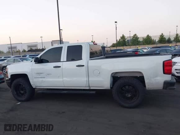 2015 Chevrolet Silverado 1500 Work Truck с VIN 1GCRCPEHXFZ191002, выставлен на аукционе IAAI как лот 42923236 с пробегом 98 293 миль миль и . История ставок и продаж доступна на DreamBid. Изображение 14.