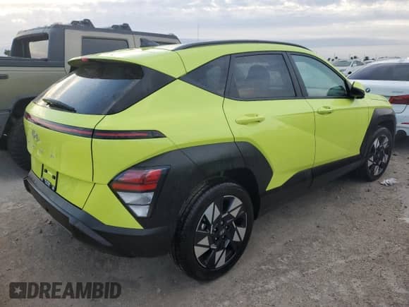 2024 Hyundai Kona SEL z VIN KM8HC3AB0RU053455, wystawiony jako Copart lot #75160654 z przebiegiem 7 022 mil mil oraz Nie do naprawy • Non repairable. Historia ofert i sprzedaży dostępna na DreamBid. Obrazek 3.