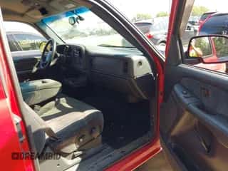 2000 Chevrolet Silverado 2500 LS with VIN 1GCGK29UXYE200408, listed as a IAAI auction lot 43202729 with 191,147 mi miles and . Bid and sale history available at DreamBid. Image 5.