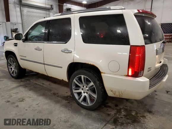 2009 Cadillac Escalade with VIN 1GYFK23299R206269, listed as a Copart auction lot 62164745 with 179,644 mi miles and Salvage title. Bid and sale history available at DreamBid. Image 2.