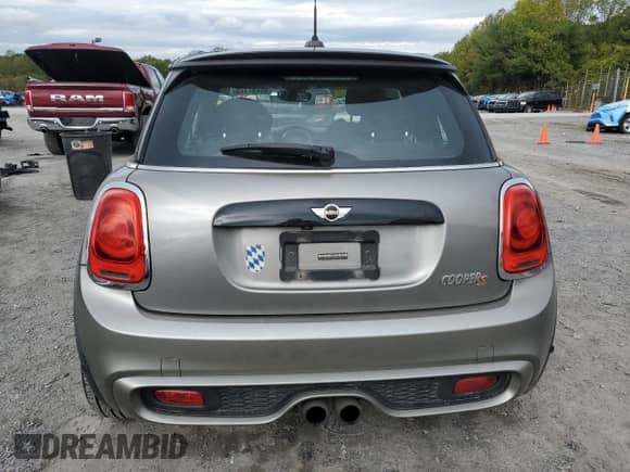 2017 MINI Hardtop Cooper S z VIN WMWXP7C32H2C61641, wystawiony jako Copart lot #86497175 z przebiegiem 69 512 mil mil oraz Szkoda całkowita • Salvage title. Historia ofert i sprzedaży dostępna na DreamBid. Obrazek 6.