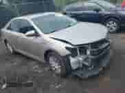 2013 Toyota Camry LE z VIN 4T1BD1FK2DU090421, wystawiony jako IAAI lot #42187235 z przebiegiem 145 899 mil mil oraz . Historia ofert i sprzedaży dostępna na DreamBid. Obrazek 1.