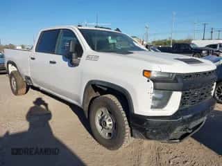 2022 Chevrolet Silverado 2500HD Work Truck z VIN 1GC1YLE76NF233843, wystawiony jako IAAI lot #43558906 z przebiegiem 156 844 mil mil oraz . Historia ofert i sprzedaży dostępna na DreamBid. Obrazek 1.