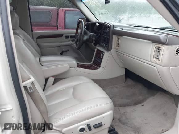 2006 Cadillac Escalade z VIN 1GYEC63N86R110123, wystawiony jako IAAI lot #42960104 z przebiegiem 210 041 mil mil oraz . Historia ofert i sprzedaży dostępna na DreamBid. Obrazek 5.