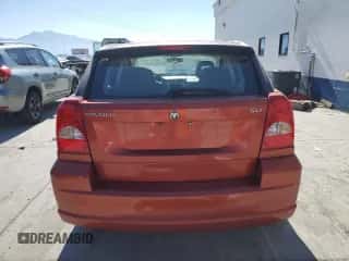 2007 Dodge Caliber SXT z VIN 1B3JB48B27D507756, wystawiony jako Copart lot #85863135 z przebiegiem 119 004 mil mil oraz Szkoda całkowita • Salvage title. Historia ofert i sprzedaży dostępna na DreamBid. Obrazek 6.