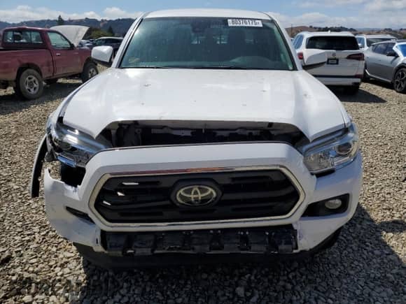 2019 Toyota Tacoma SR5 with VIN 3TMAZ5CN1KM089463, listed as a Copart auction lot 80376175 with 48,137 mi miles and Salvage title. Bid and sale history available at DreamBid. Image 5.