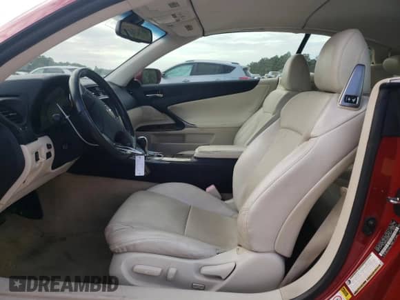 2010 Lexus IS 250 C z VIN JTHFF2C28A2512708, wystawiony jako Copart lot #85140255 z przebiegiem 151 399 mil mil oraz Szkoda całkowita • Salvage title. Historia ofert i sprzedaży dostępna na DreamBid. Obrazek 7.