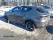 2024 Dodge Hornet R/T Plus z VIN ZACPDFDW1R3A08403, wystawiony jako IAAI lot #41510841 z przebiegiem 2 786 mil mil oraz . Historia ofert i sprzedaży dostępna na DreamBid. Obrazek 3.