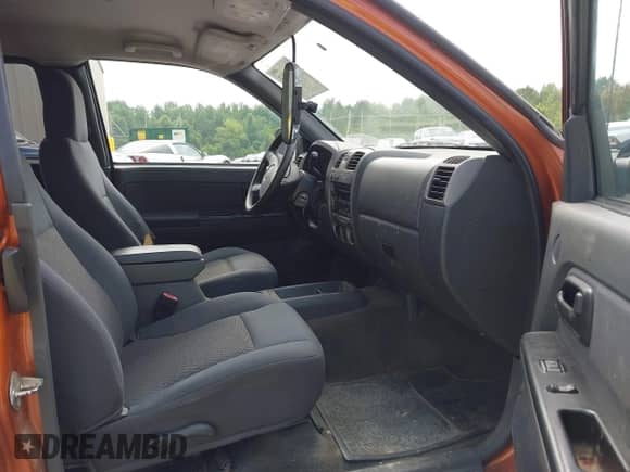 2006 Chevrolet Colorado Work Truck z VIN 1GCDT196468264628, wystawiony jako IAAI lot #42394743 z przebiegiem 227 454 mil mil oraz . Historia ofert i sprzedaży dostępna na DreamBid. Obrazek 5.