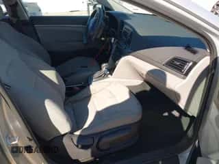 2017 Hyundai Elantra SE с VIN 5NPD74LF7HH093201, выставлен на аукционе IAAI как лот 43459196 с пробегом 79 102 миль миль и . История ставок и продаж доступна на DreamBid. Изображение 5.