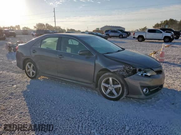 2014 Toyota Camry SE с VIN 4T1BF1FK1EU845795, выставлен на аукционе Copart как лот 85689975 с пробегом 130 516 миль миль и Списание • Salvage title. История ставок и продаж доступна на DreamBid. Изображение 4.