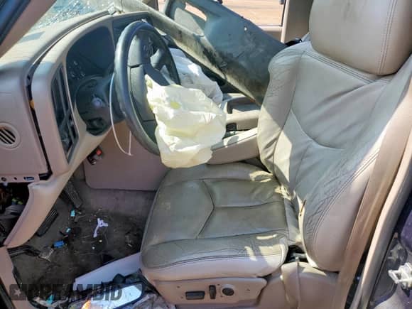 2005 Chevrolet Tahoe LT с VIN 1GNEC13T35R248858, выставлен на аукционе Copart как лот 67605455 с пробегом 288 592 миль миль и Списание • Salvage title. История ставок и продаж доступна на DreamBid. Изображение 7.