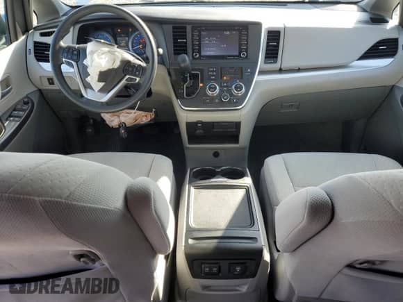 2018 Toyota Sienna LE z VIN 5TDJZ3DC0JS209656, wystawiony jako Copart lot #45053565 z przebiegiem 90 516 mil mil oraz Szkoda całkowita • Salvage title. Historia ofert i sprzedaży dostępna na DreamBid. Obrazek 8.