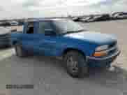 2001 Chevrolet S-10 LS с VIN 1GCDT13W71K161966, выставлен на аукционе Copart как лот 41896275 с пробегом 195 383 миль миль и Списание • Salvage title. История ставок и продаж доступна на DreamBid. Изображение 4.