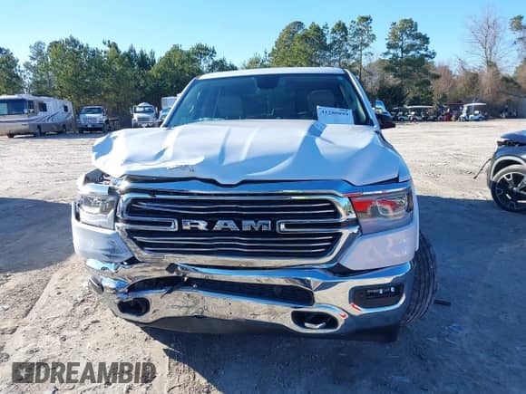 2020 Ram 1500 Laramie with VIN 1C6SRFRT3LN231617, listed as a IAAI auction lot 41280899 with 38,843 mi miles and . Bid and sale history available at DreamBid. Image 12.