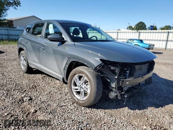 2025 Hyundai Tucson SE with VIN 5NMJACDE3SH528451, listed as a Copart auction lot 71825415 with 10,712 mi miles and Salvage title. Bid and sale history available at DreamBid. Image 4.