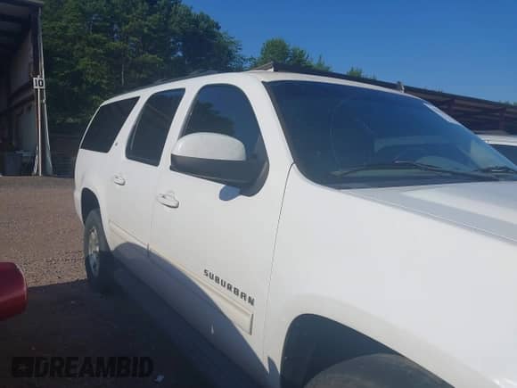 2012 Chevrolet Suburban LT с VIN 1GNSCJE0XCR108082, выставлен на аукционе IAAI как лот 42545363 с пробегом 264 883 миль миль и . История ставок и продаж доступна на DreamBid. Изображение 13.